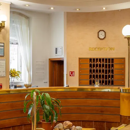 Hotel Wellness Jean De Carro 4*