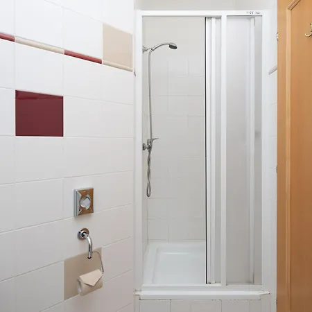 Wellness Jean De Carro 4* كارلوفي فاري