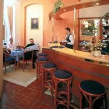 מלון Wellness Jean De Carro 4*